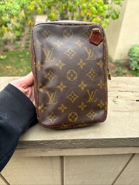 Vintage Louis Vuitton Pouch Monogram ( can add strap )